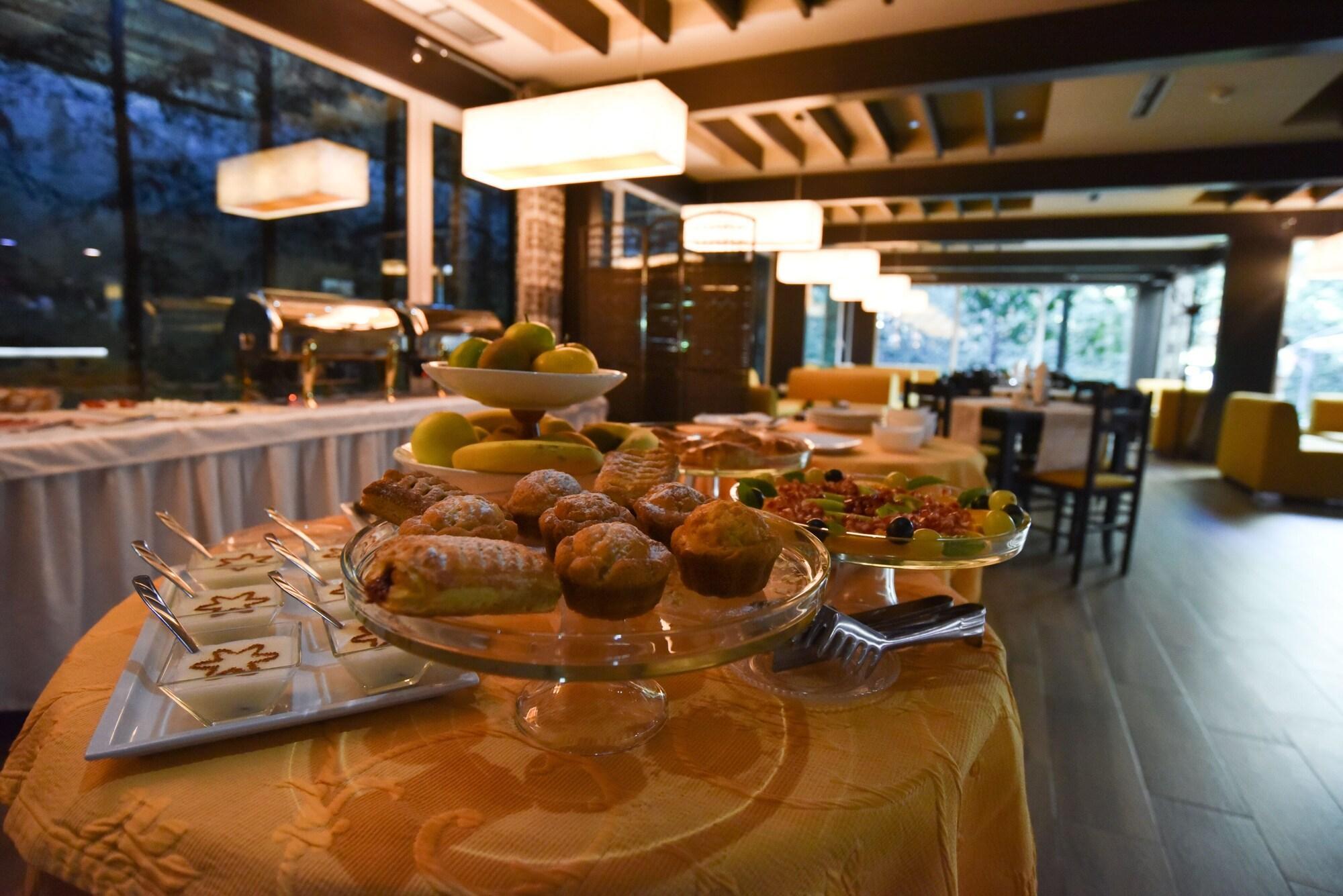 Sokrat Hotel 4*