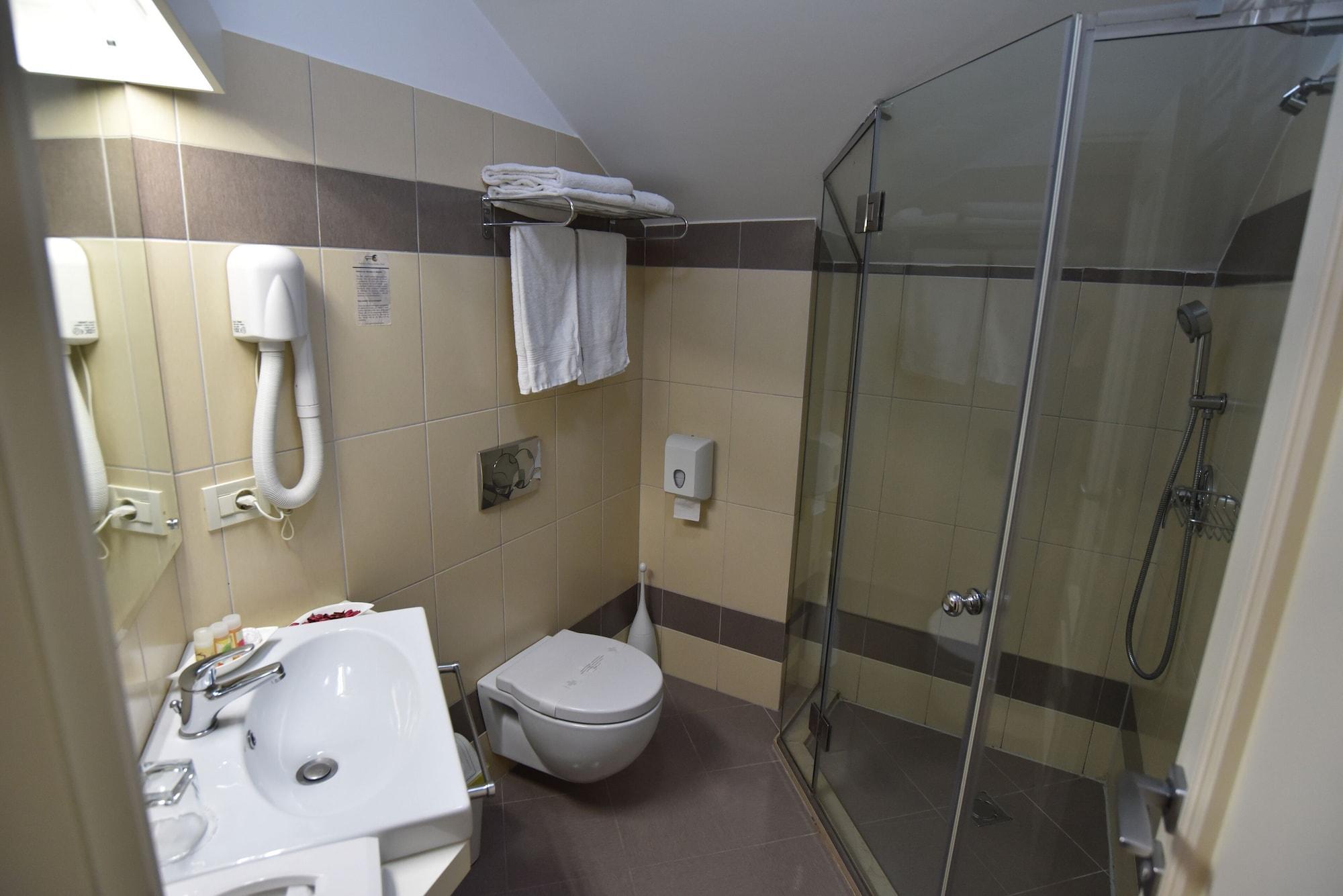 Sokrat Hotel 4*